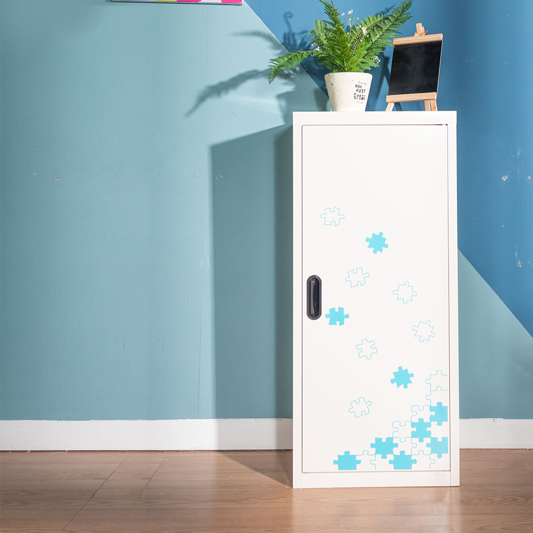 Bookcase with 1 open door