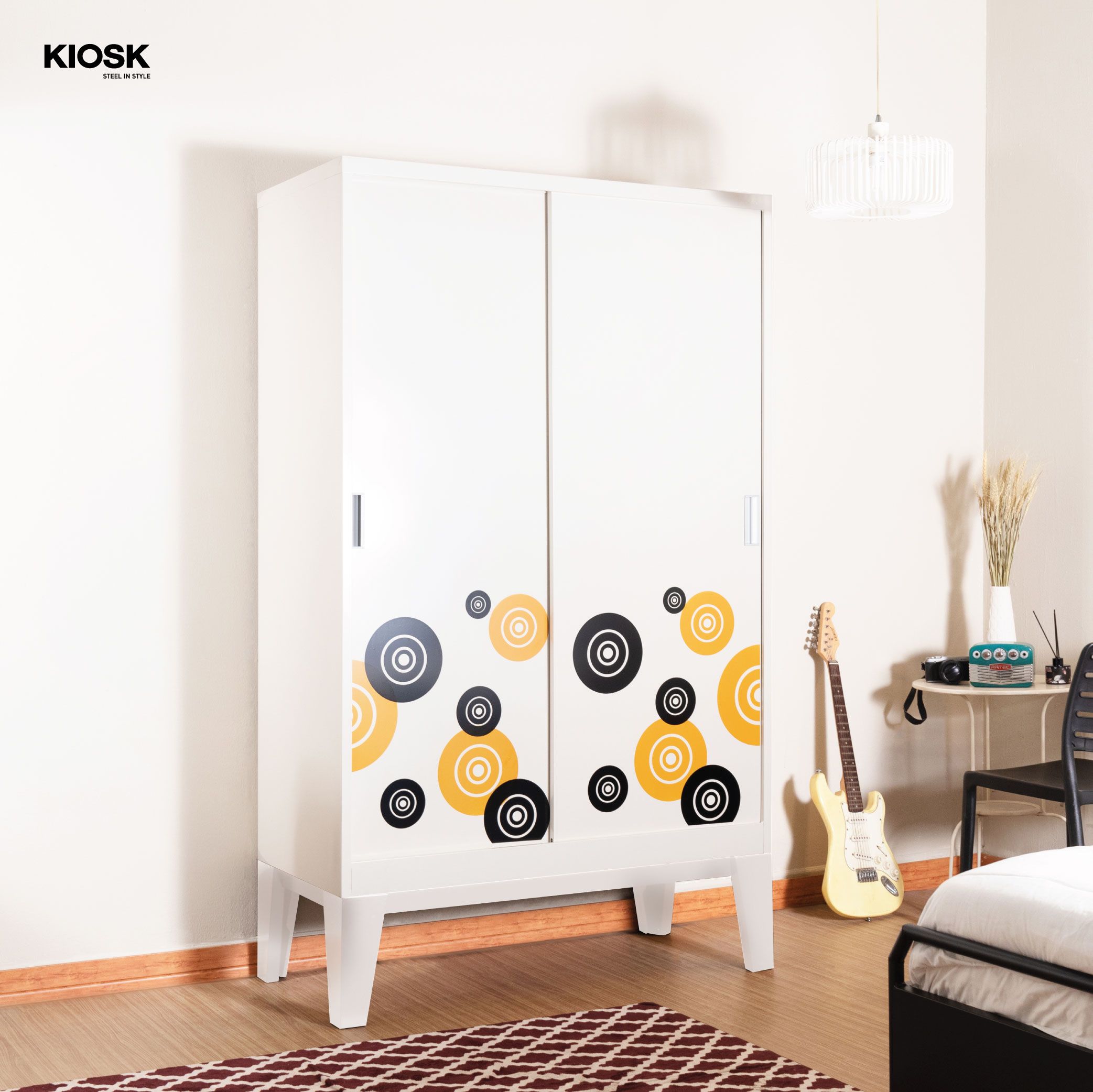 Solid sliding wardrobe with pattern